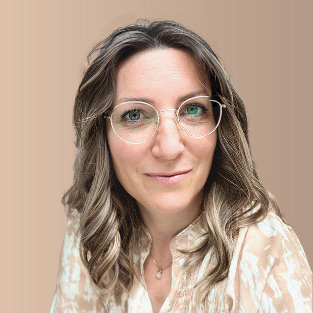 team-dominique-profile-bild-bearbeitet-2